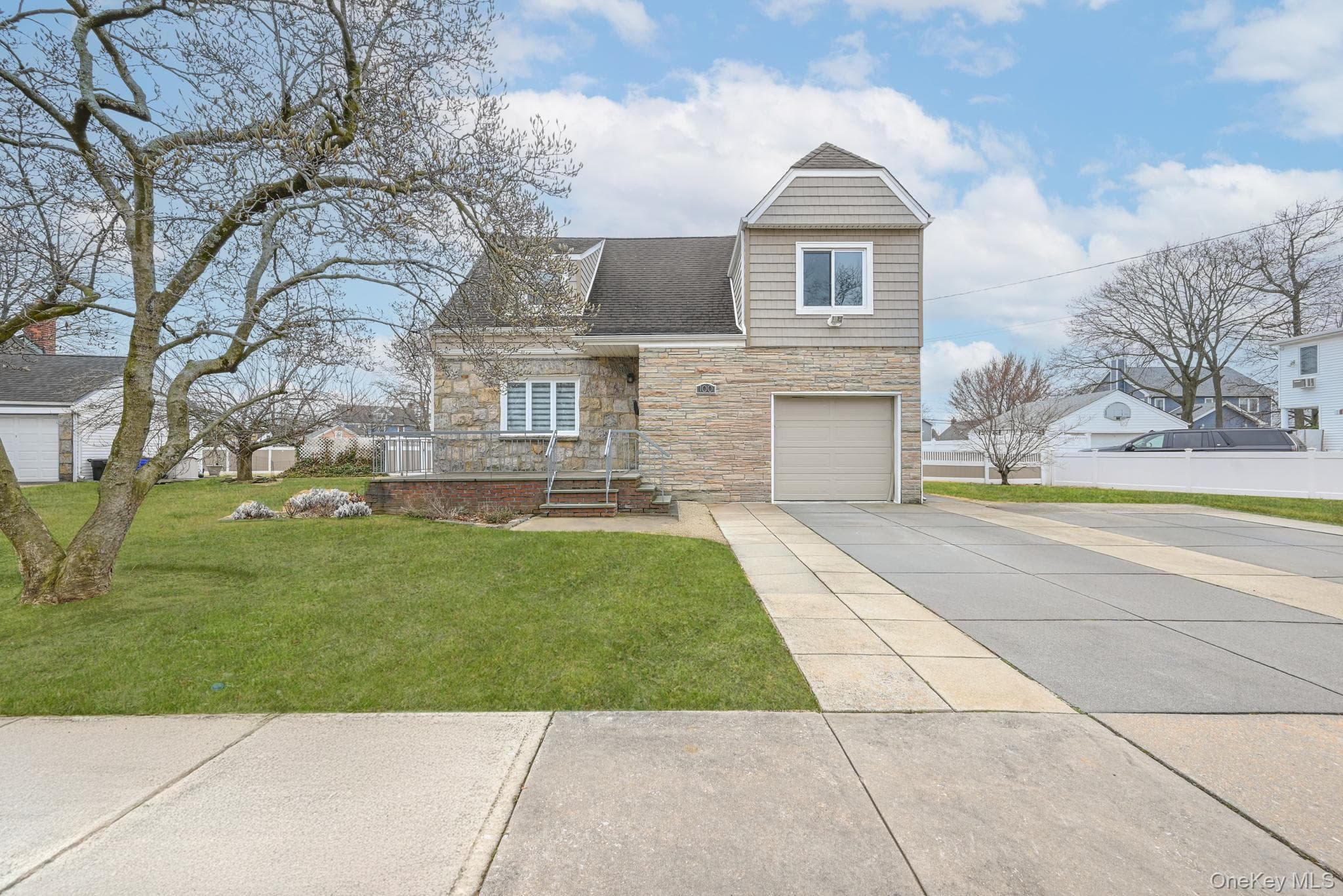 100 Morris Parkway, Valley Stream