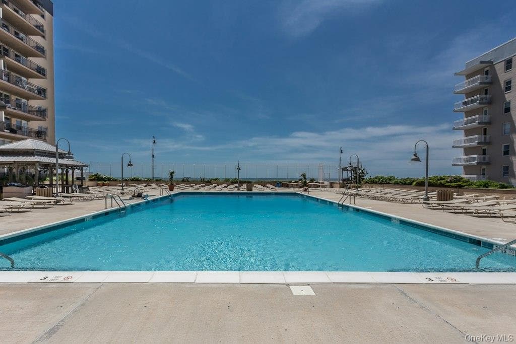 25 Neptune Boulevard Unit: 2nd Floor Apt. E thumbnail 17