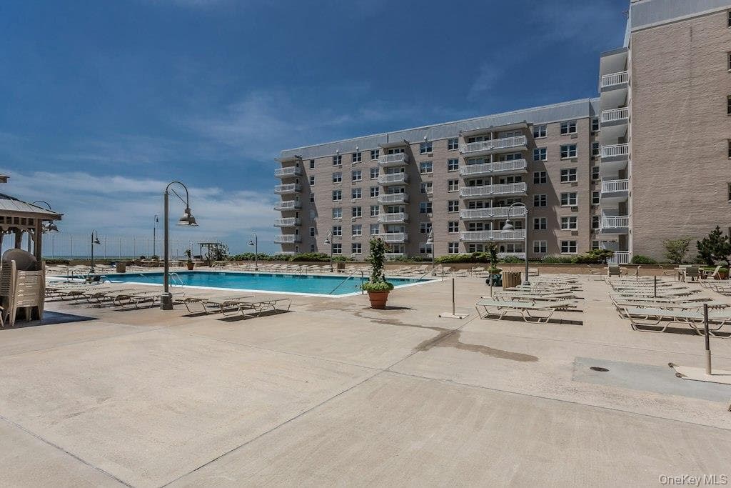 25 Neptune Boulevard Unit: 2nd Floor Apt. E thumbnail 20