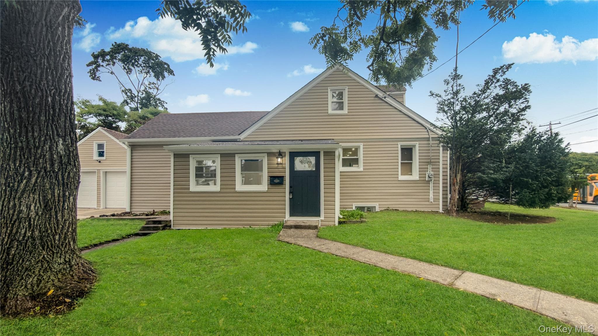 1180 Woodfield Road thumbnail 5