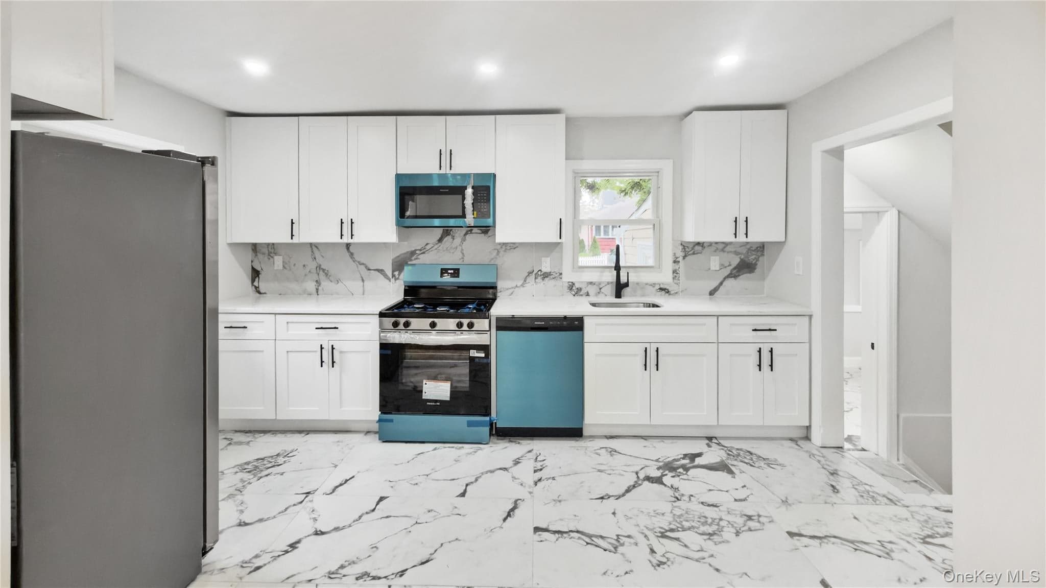 1180 Woodfield Road thumbnail 16