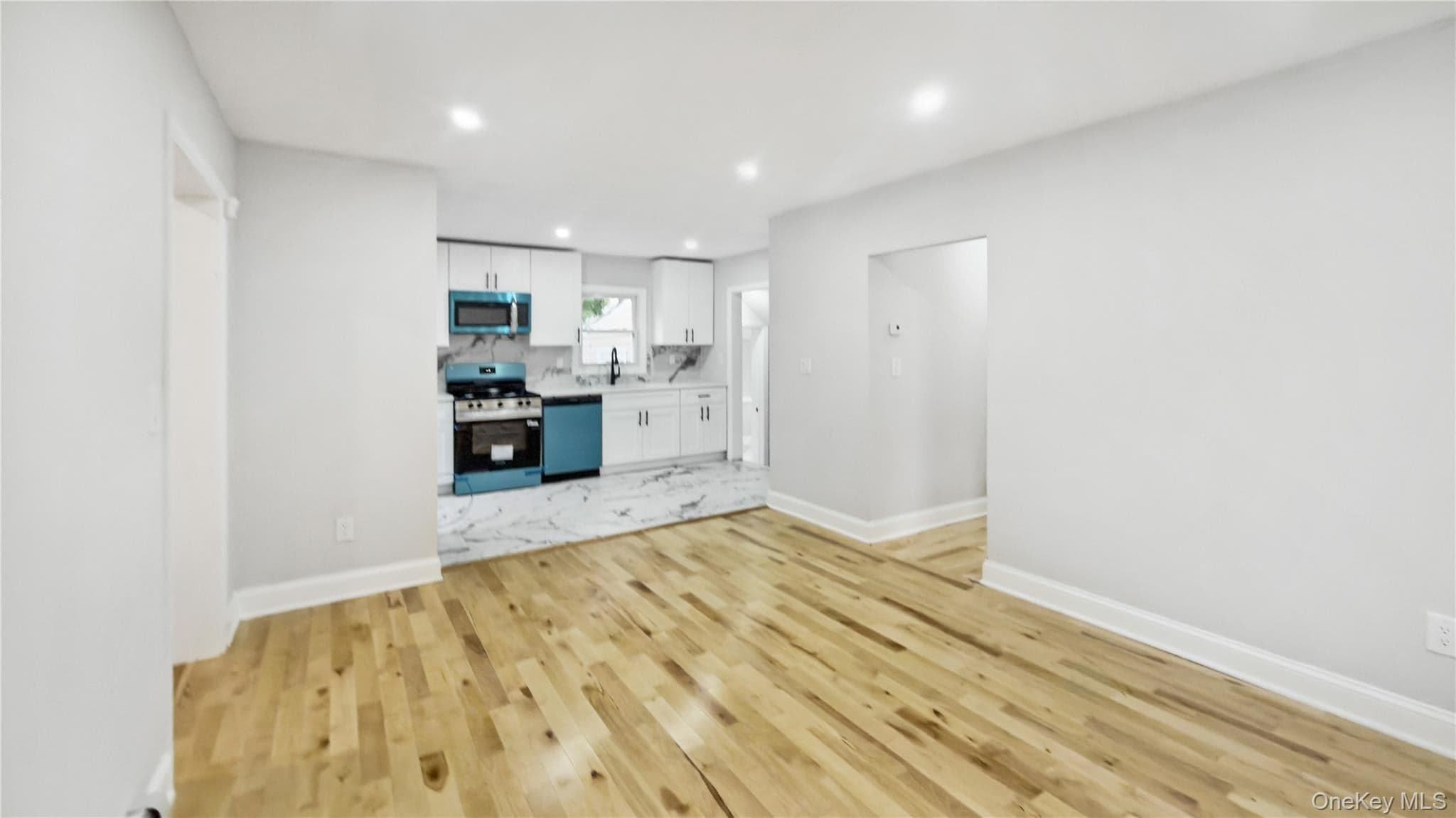 1180 Woodfield Road thumbnail 13