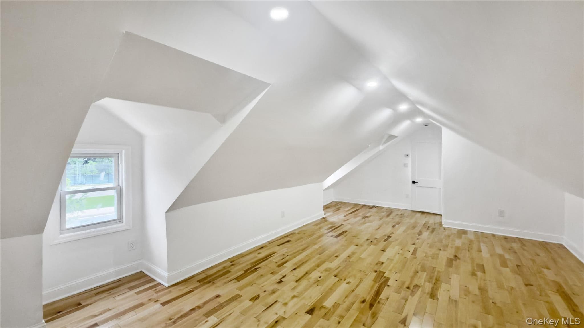 1180 Woodfield Road thumbnail 38