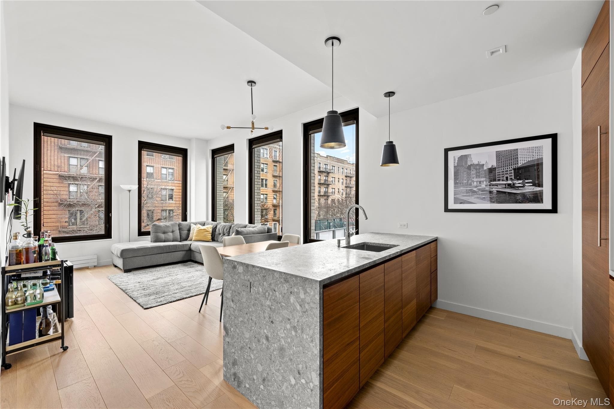 21-21 31st Street Unit: 2L thumbnail 3