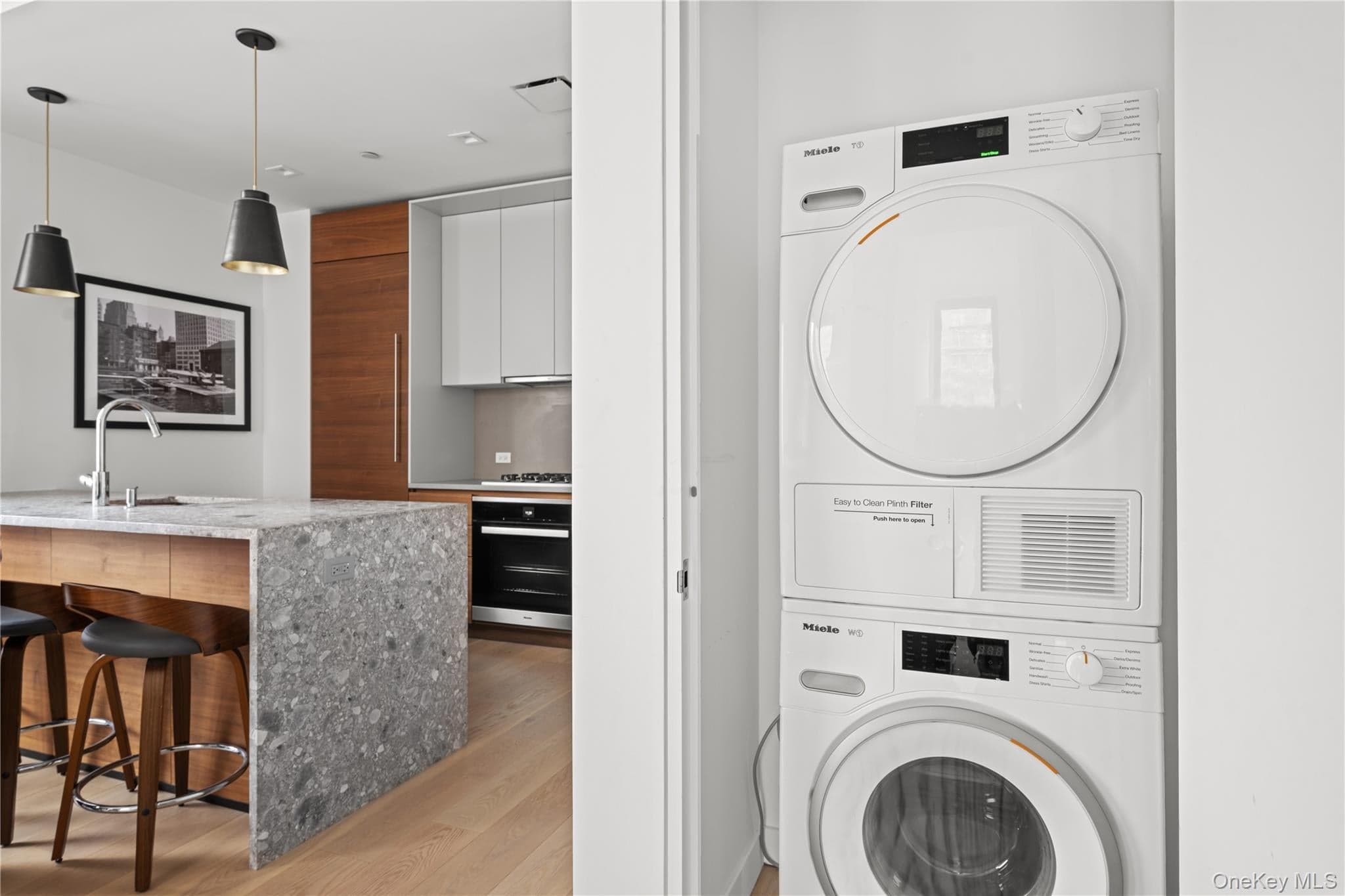 21-21 31st Street Unit: 2L thumbnail 8