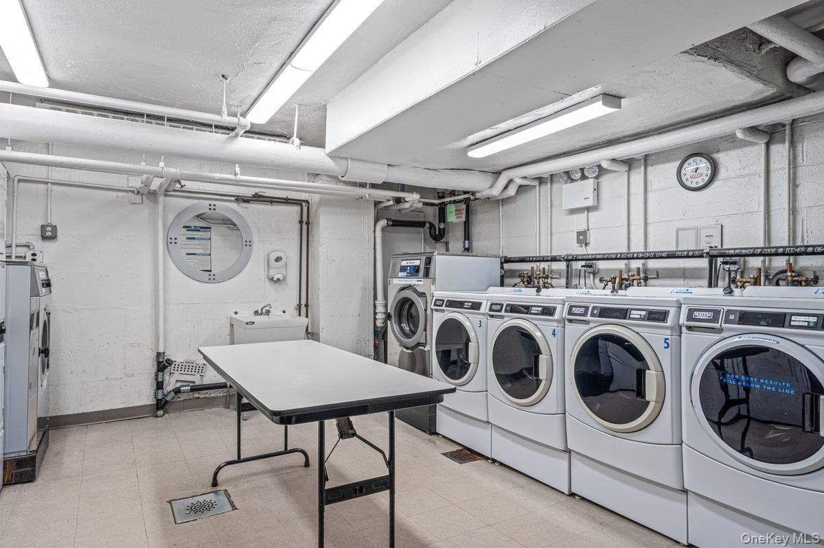 310 E 70th Street Unit: 1A thumbnail 18