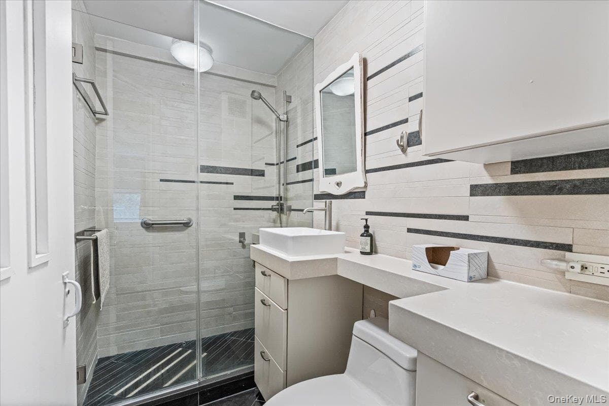 310 E 70th Street Unit: 1A thumbnail 12