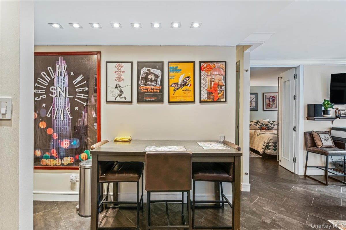 310 E 70th Street Unit: 1A thumbnail 4