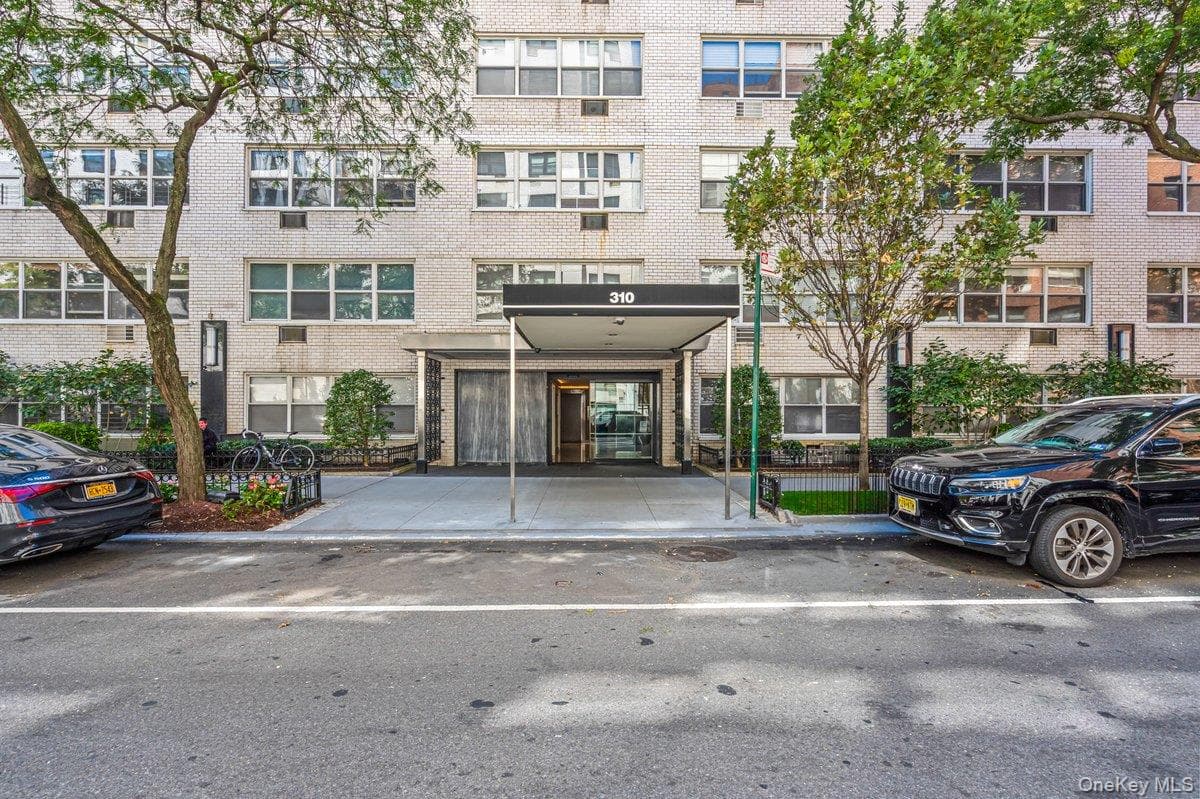 310 E 70th Street Unit: 1A thumbnail 19