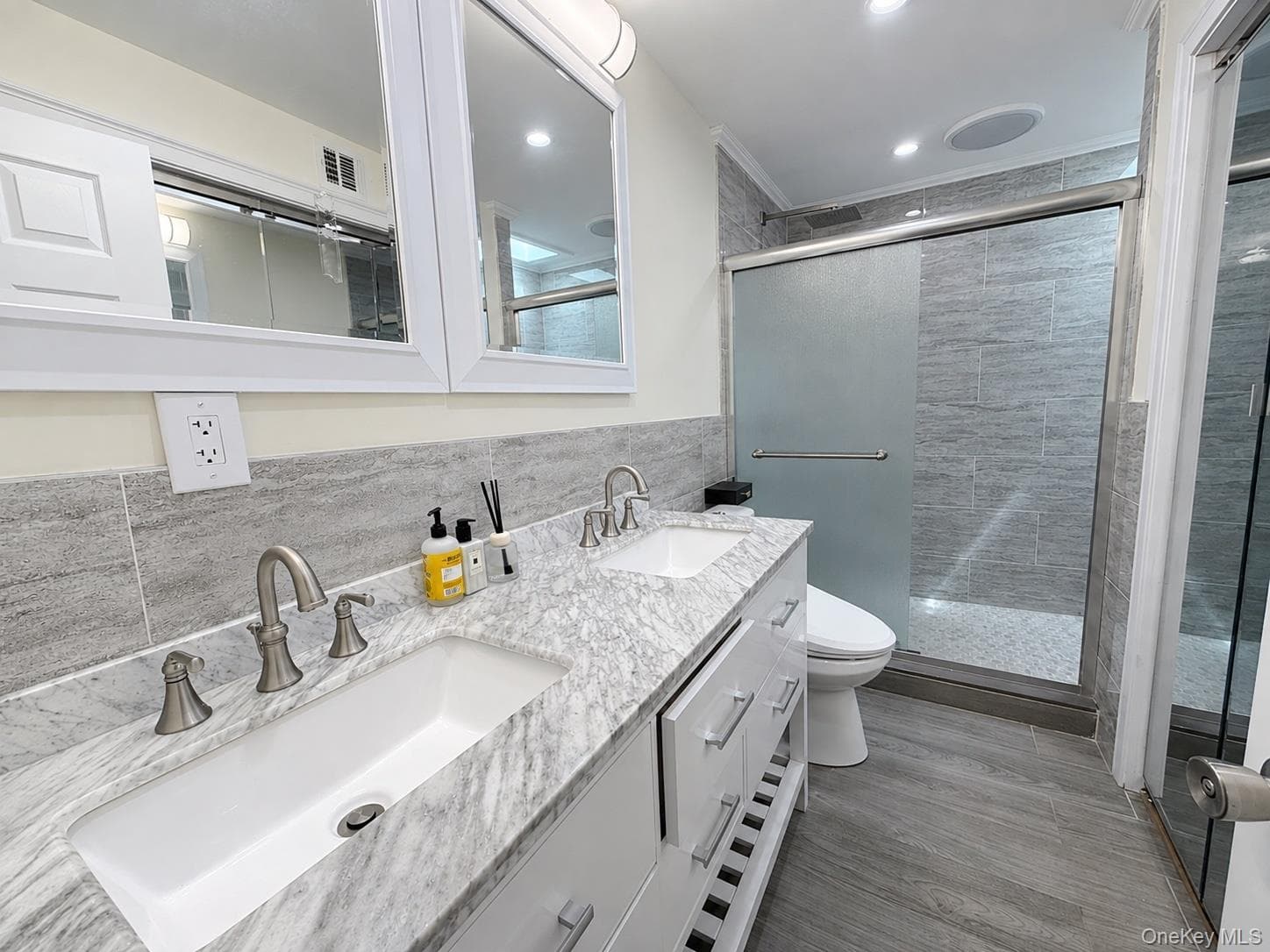 25 Charter Avenue thumbnail 16