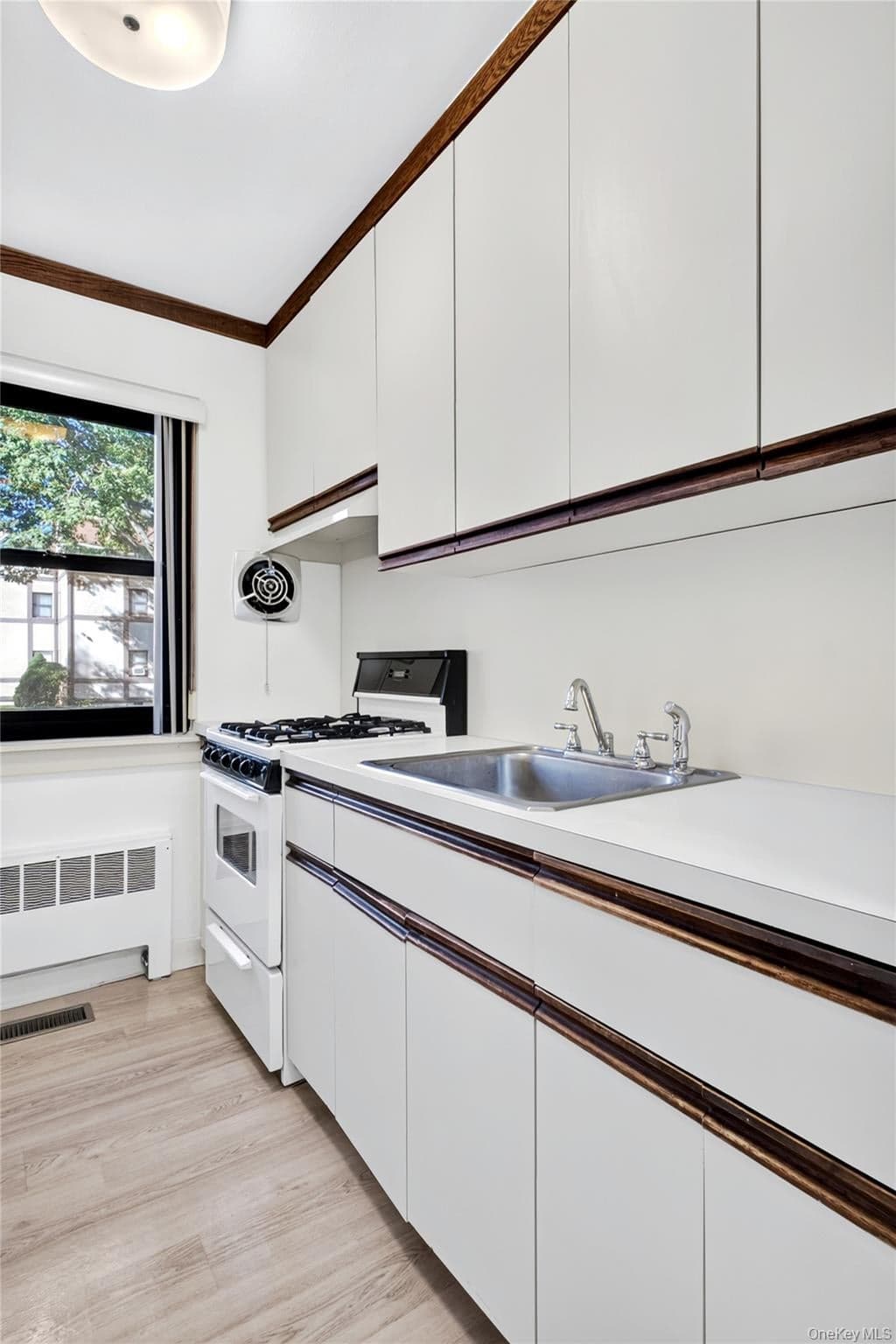 115 15th Street Unit: C1 thumbnail 9
