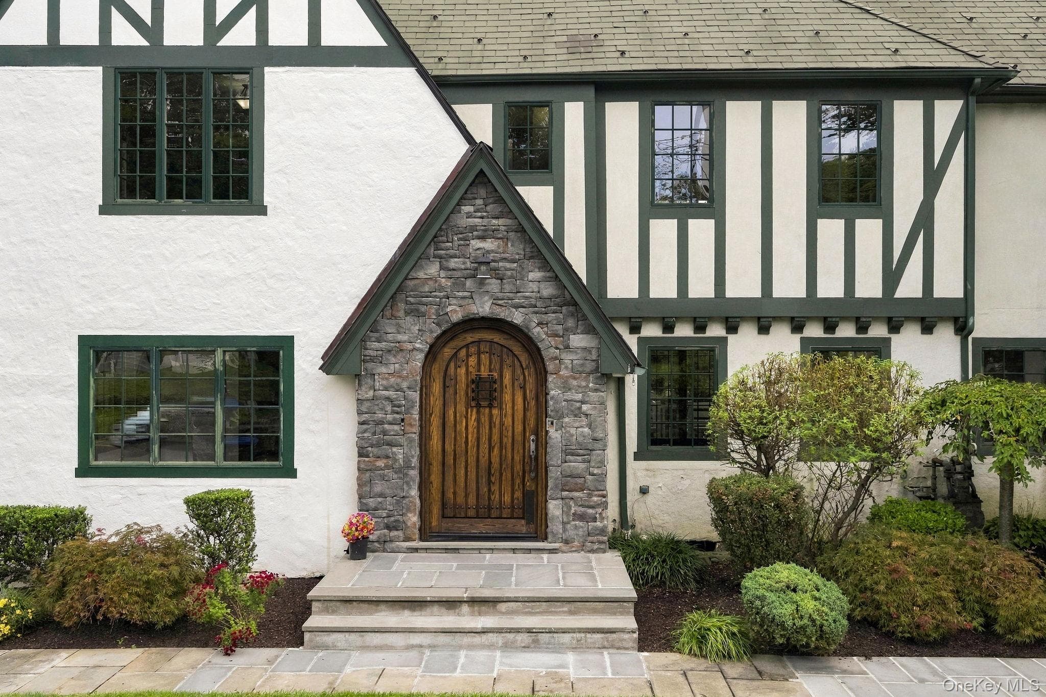 265 Old Mamaroneck Road thumbnail 4