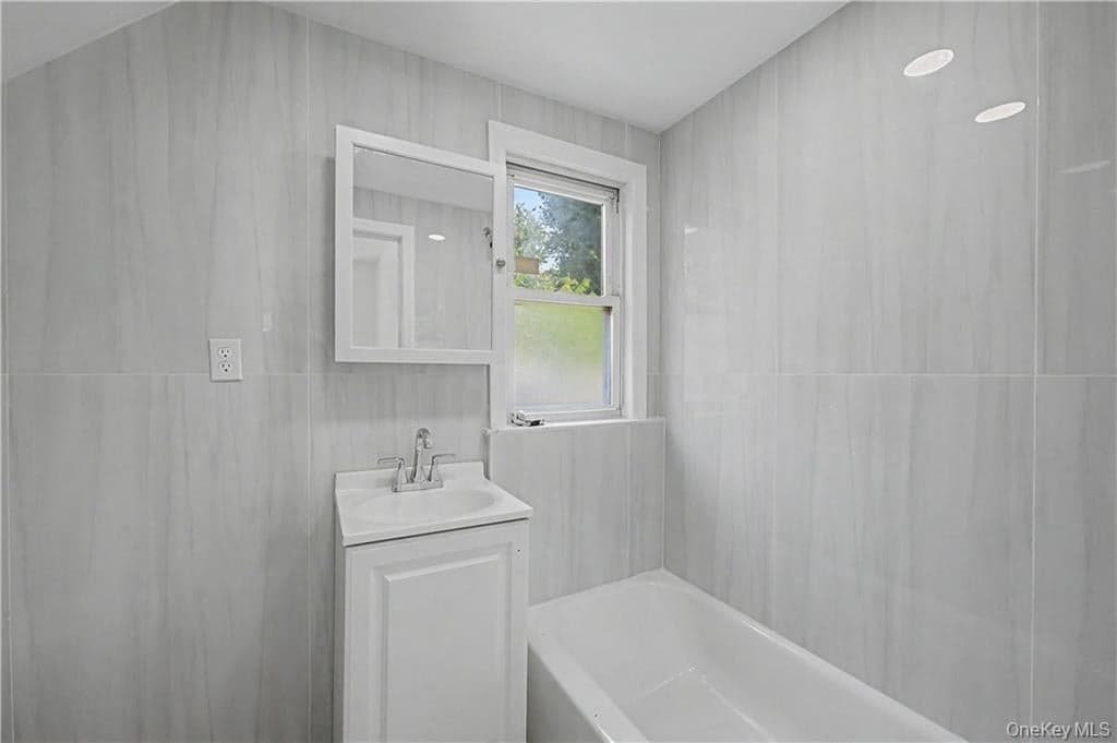 145-37 179th Street thumbnail 18