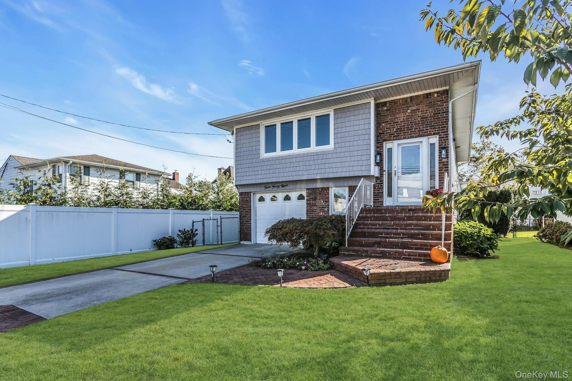 449 Bambrick Street thumbnail 3