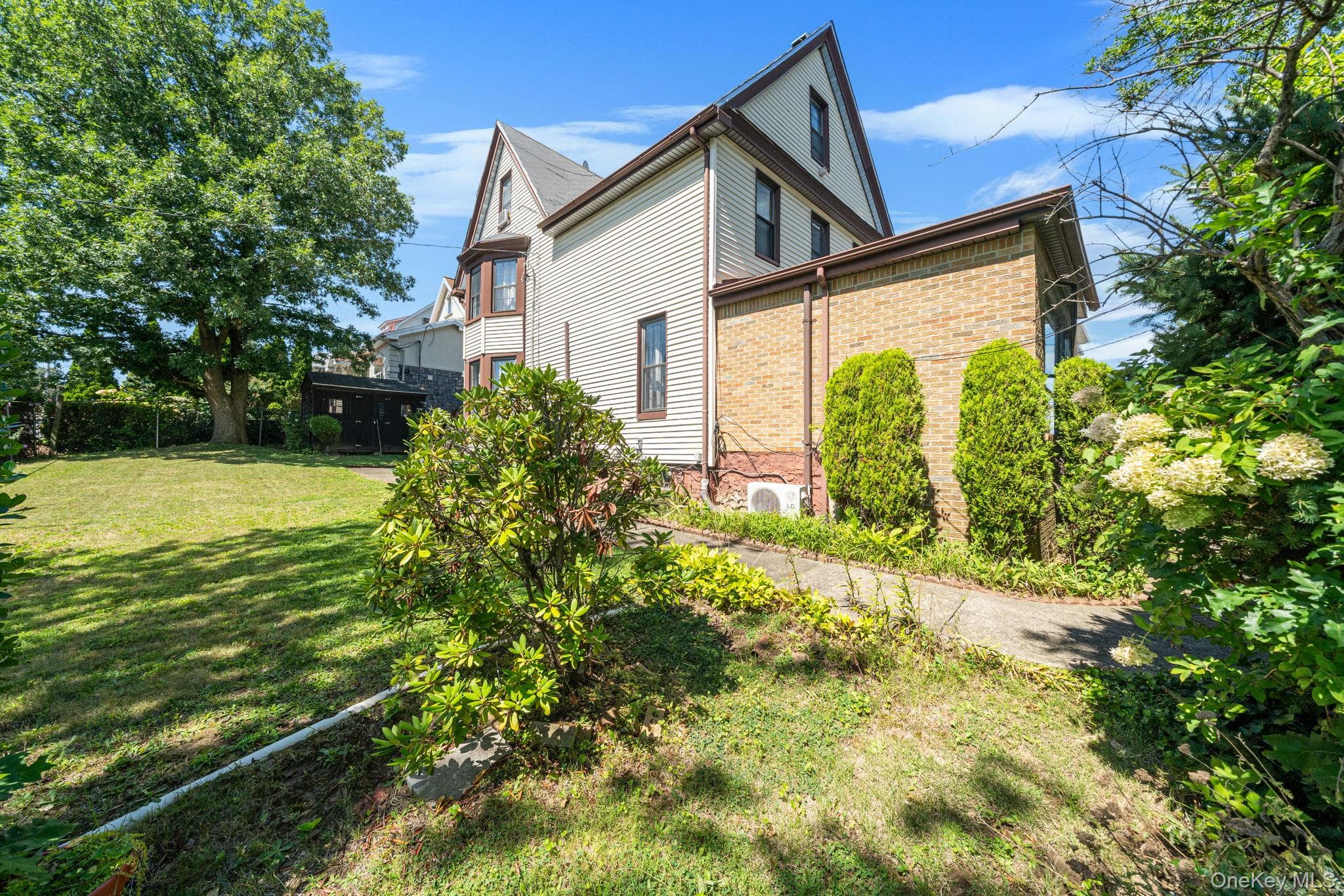 646 Clintonville Street thumbnail 27