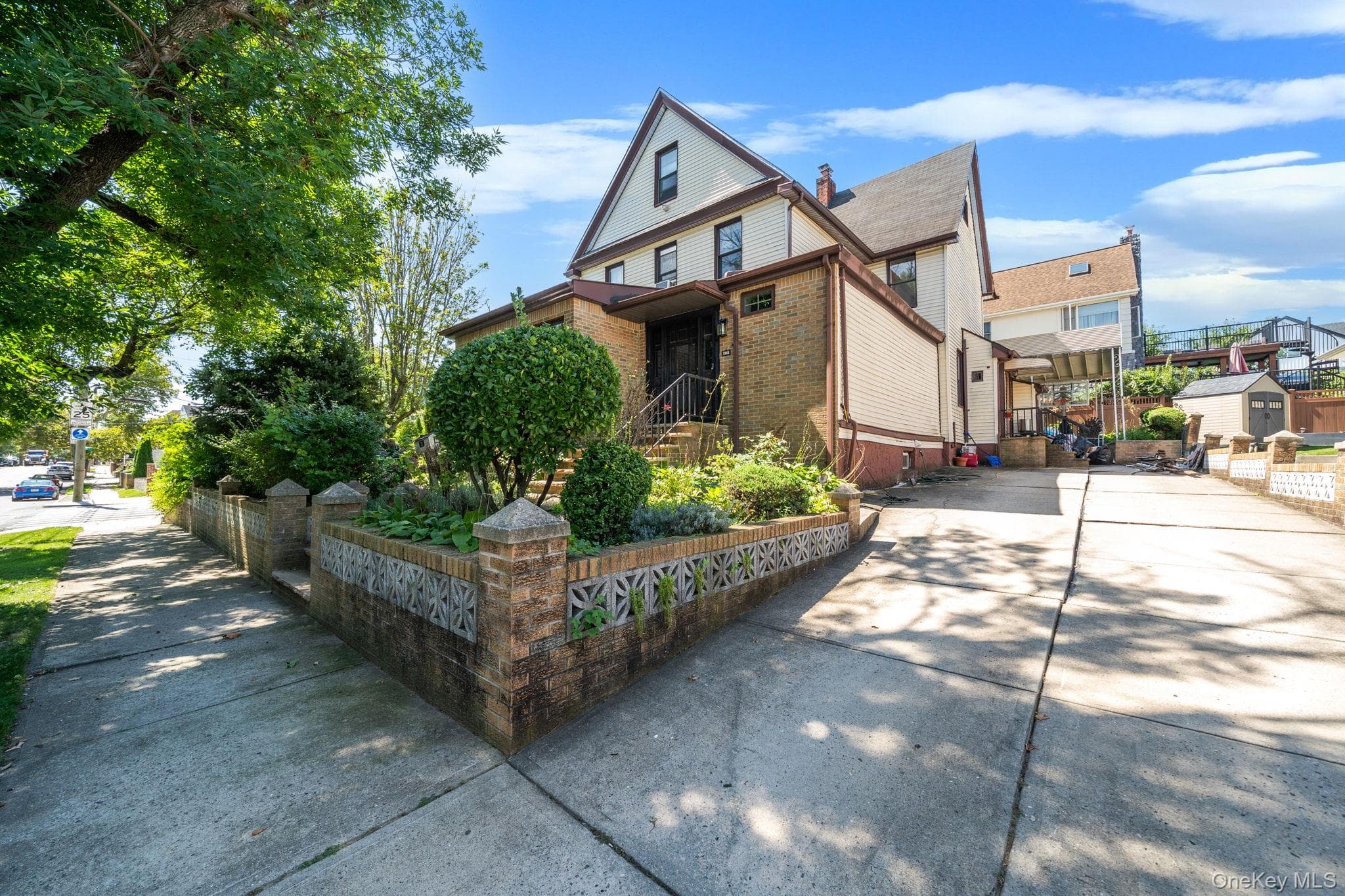 646 Clintonville Street thumbnail 2