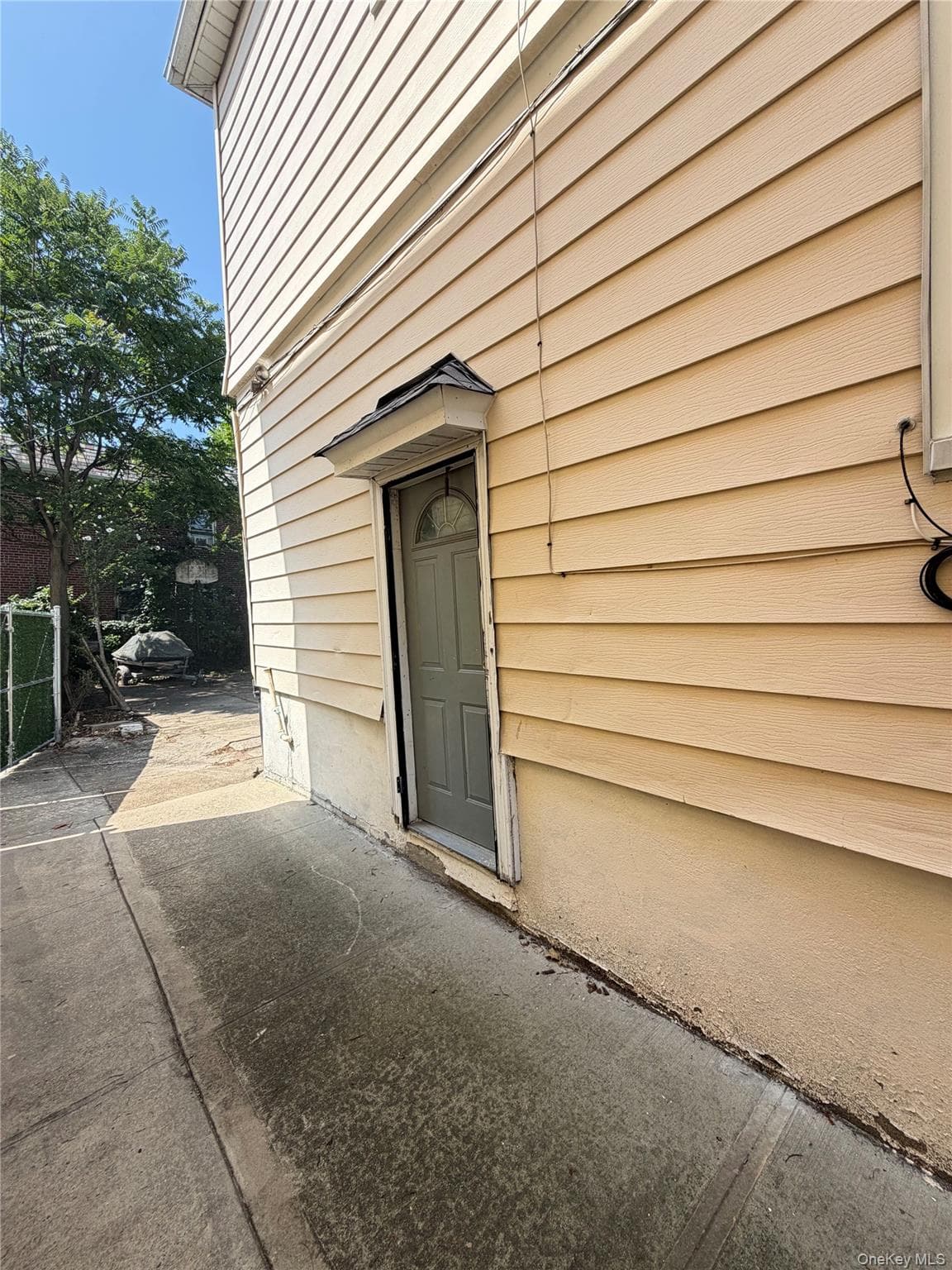 4404 Clarendon Road thumbnail 2