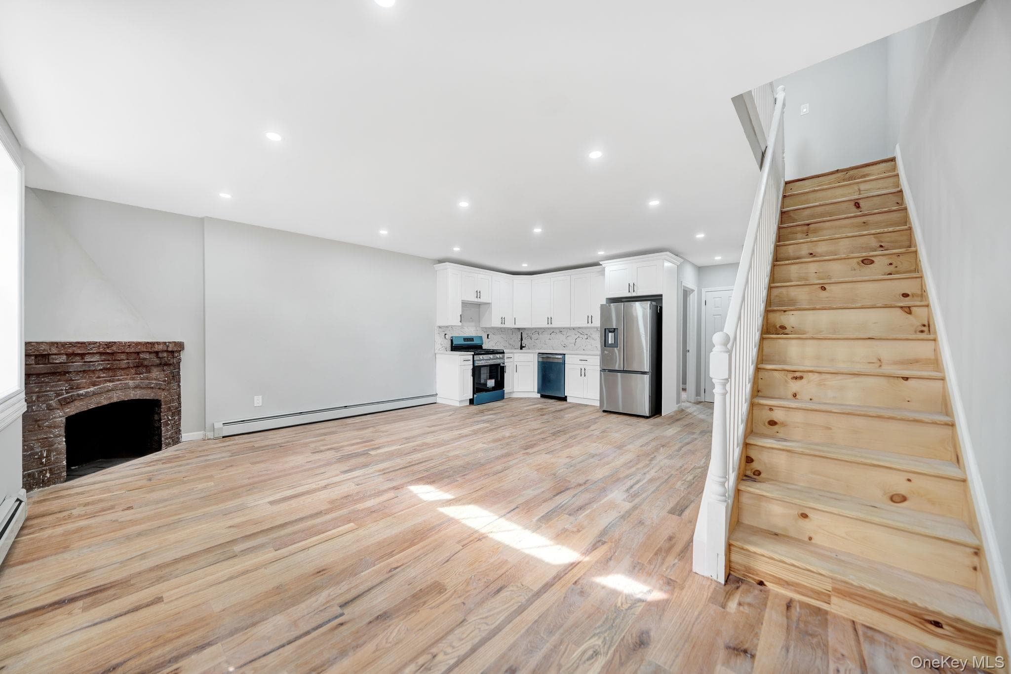 21933 Edgewood Avenue thumbnail 4