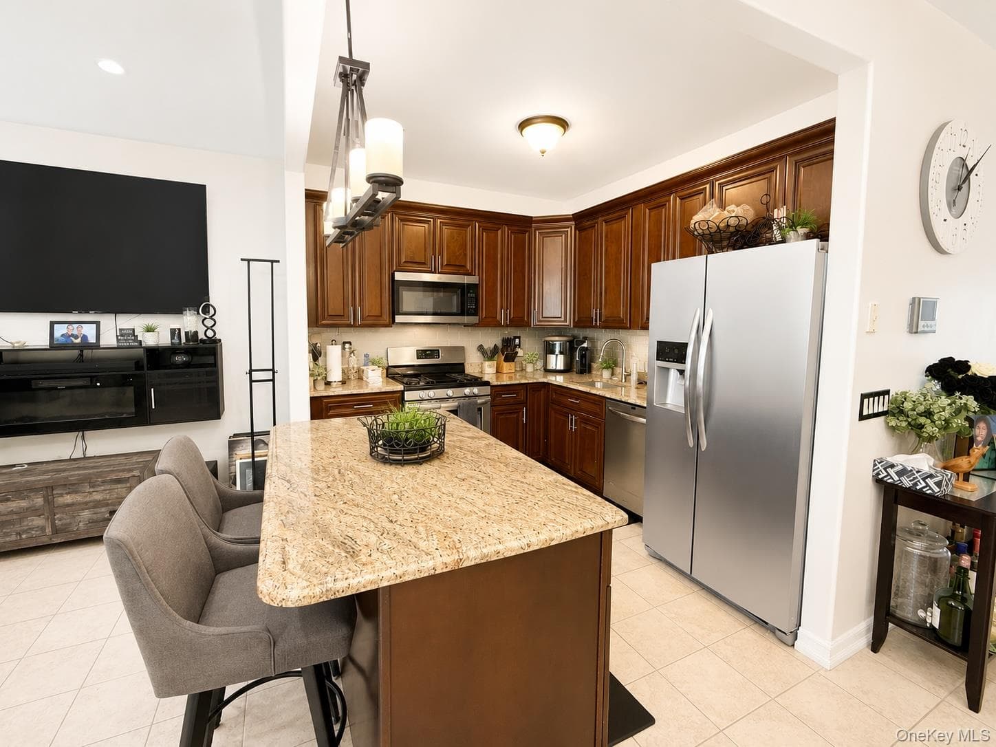 252 Beach Breeze Place thumbnail 2
