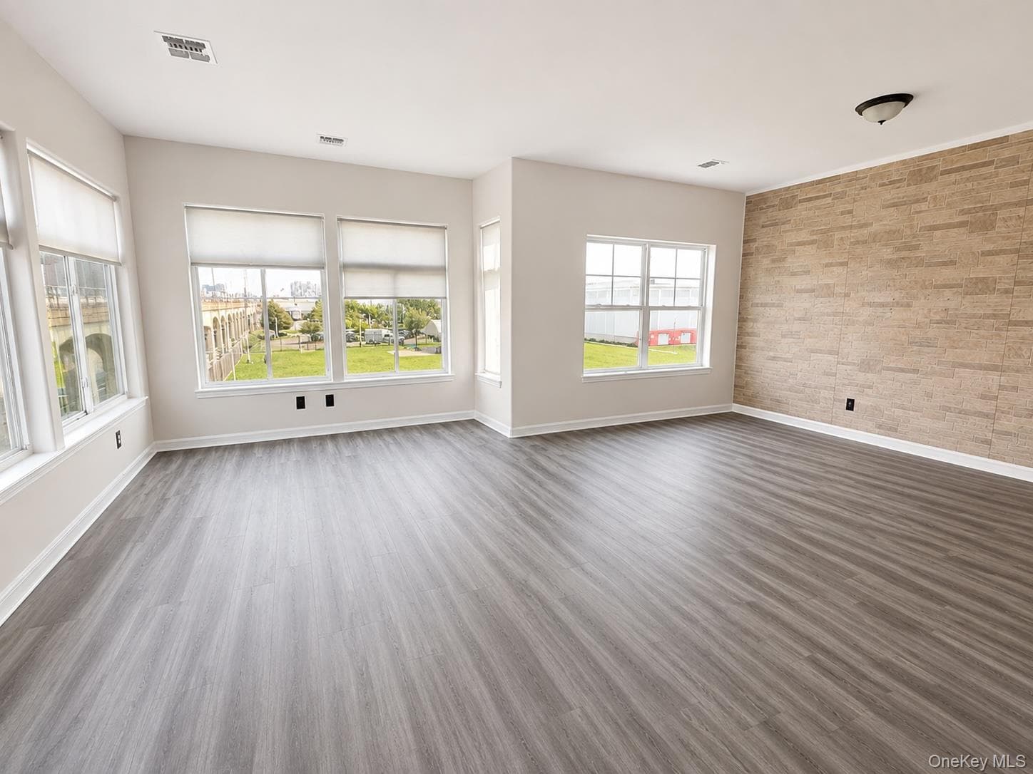 252 Beach Breeze Place thumbnail 17