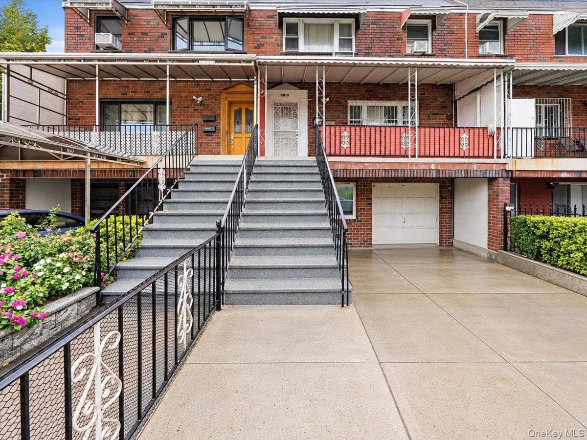 3919 Grace Avenue thumbnail 4