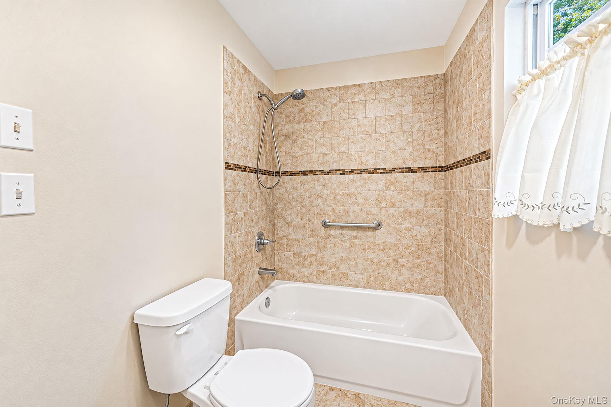 13 Glenmore Avenue thumbnail 31