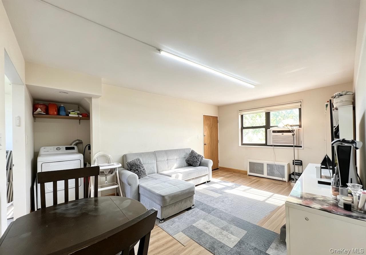 67-67 136th Street St Unit: A thumbnail 3