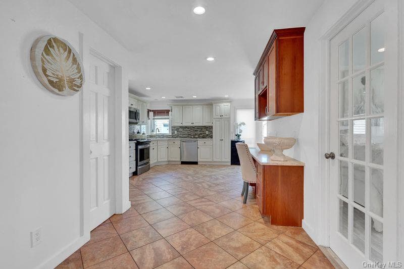 13 Barry Road thumbnail 14