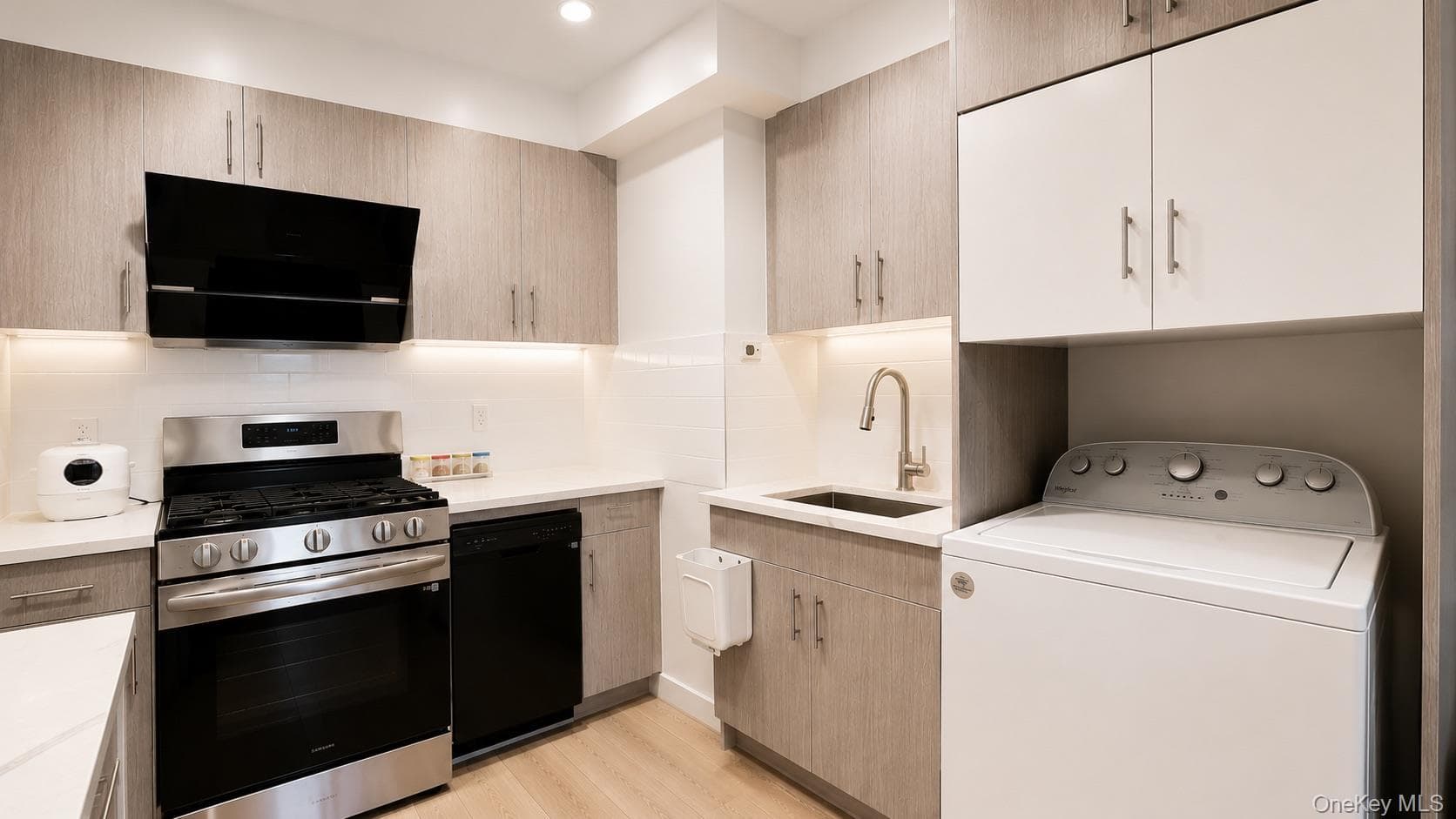 13119 Fowler Ave AVE Unit: 4C photo 1