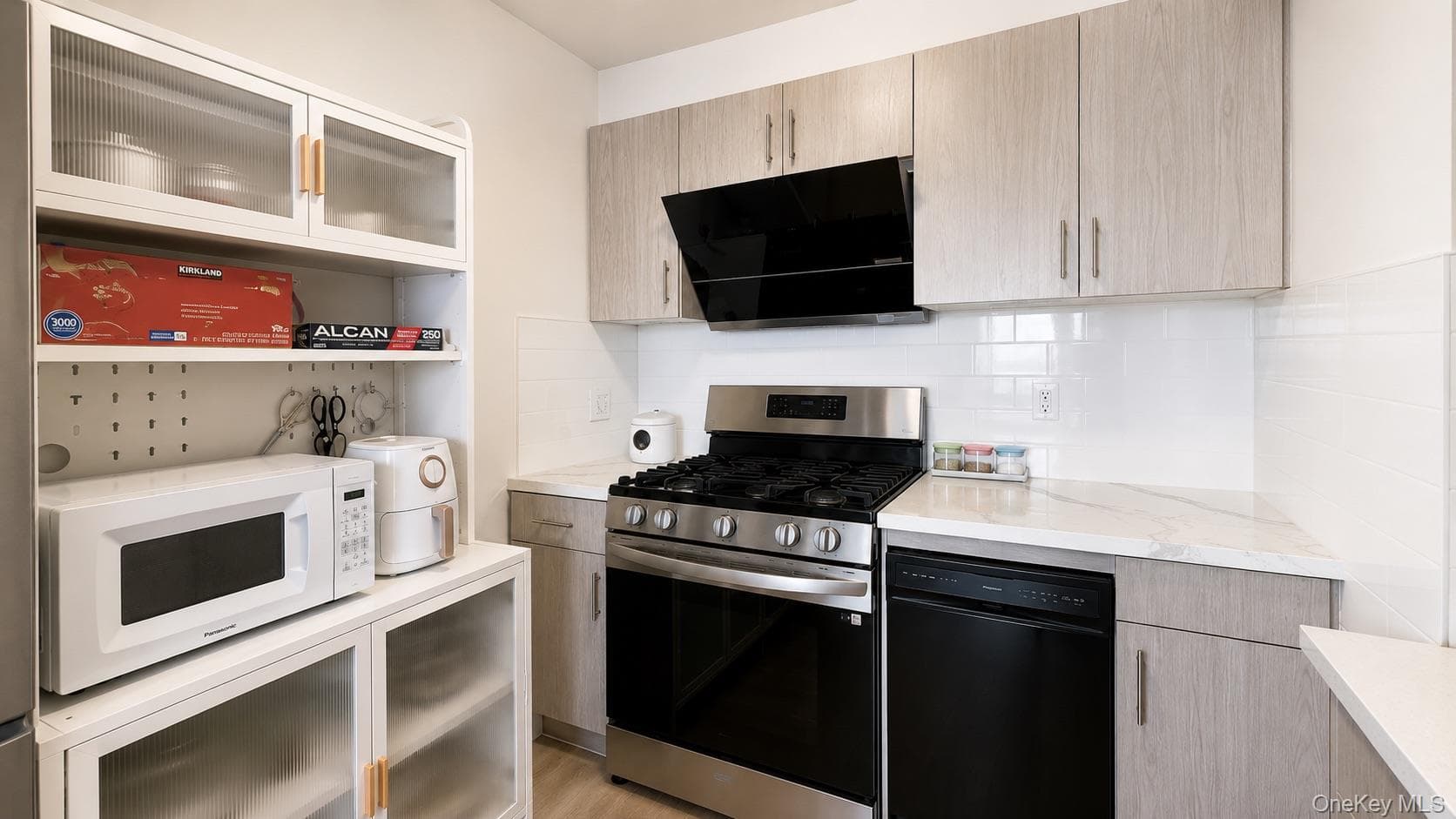 13119 Fowler Ave AVE Unit: 4C thumbnail 2