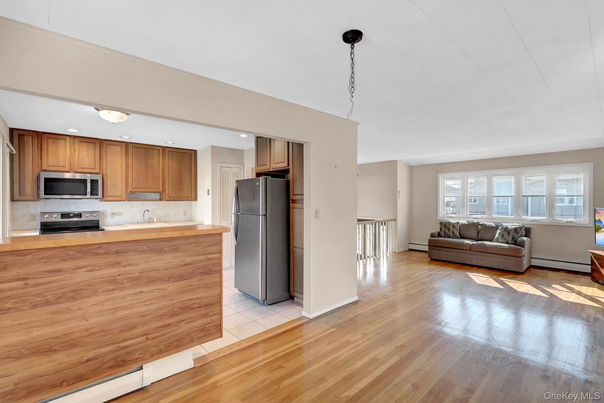 45 Florence Avenue thumbnail 2