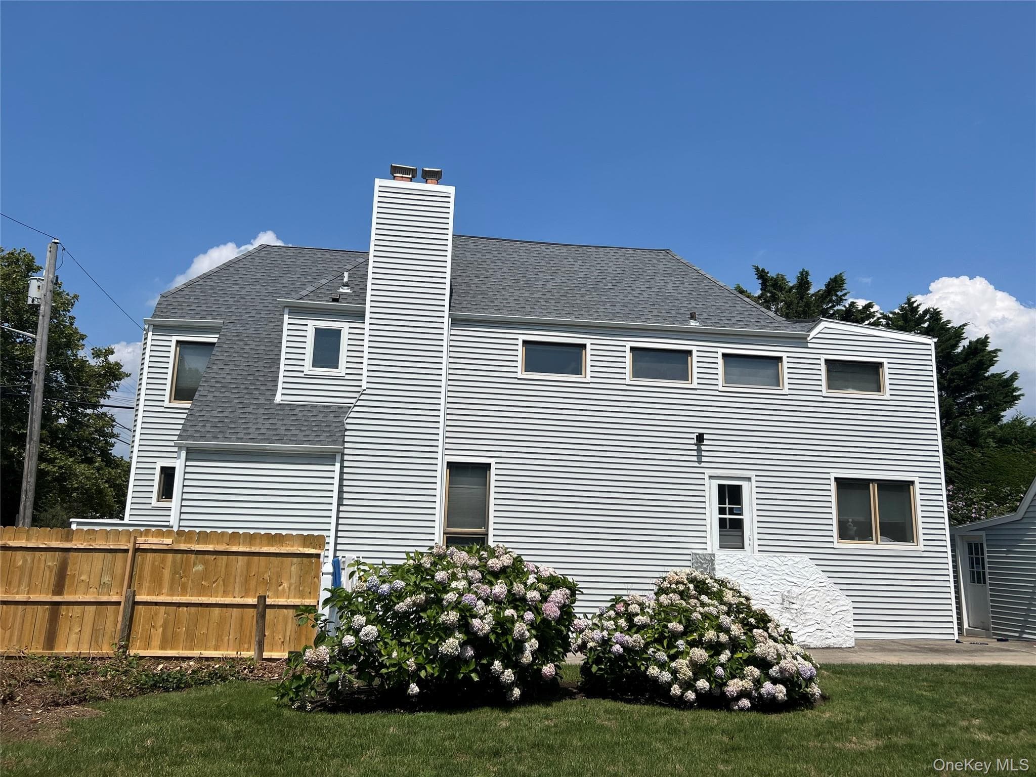 88 Erie Avenue thumbnail 2