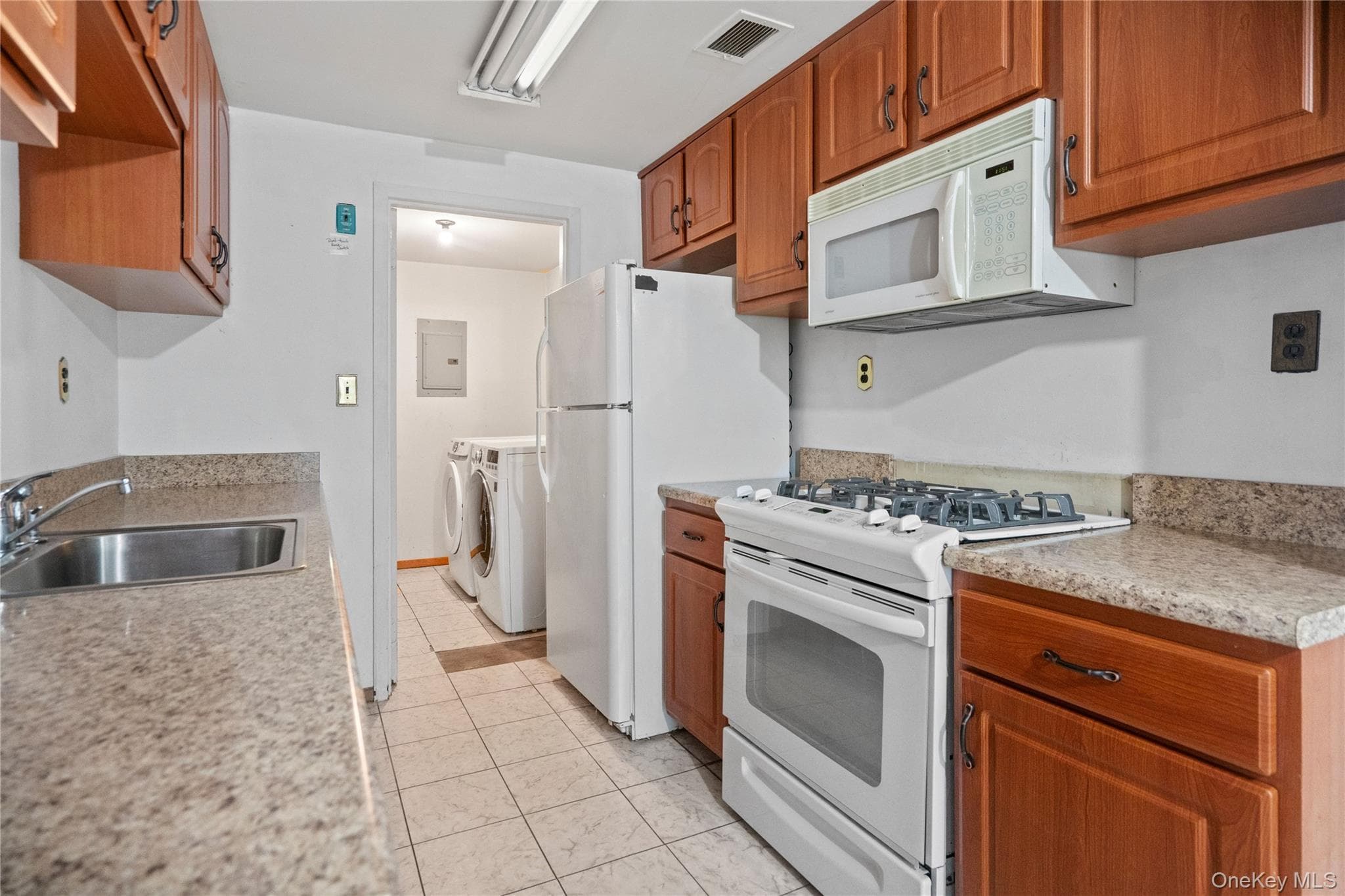 221 Sagamore Hills Drive Unit: 221 thumbnail 11