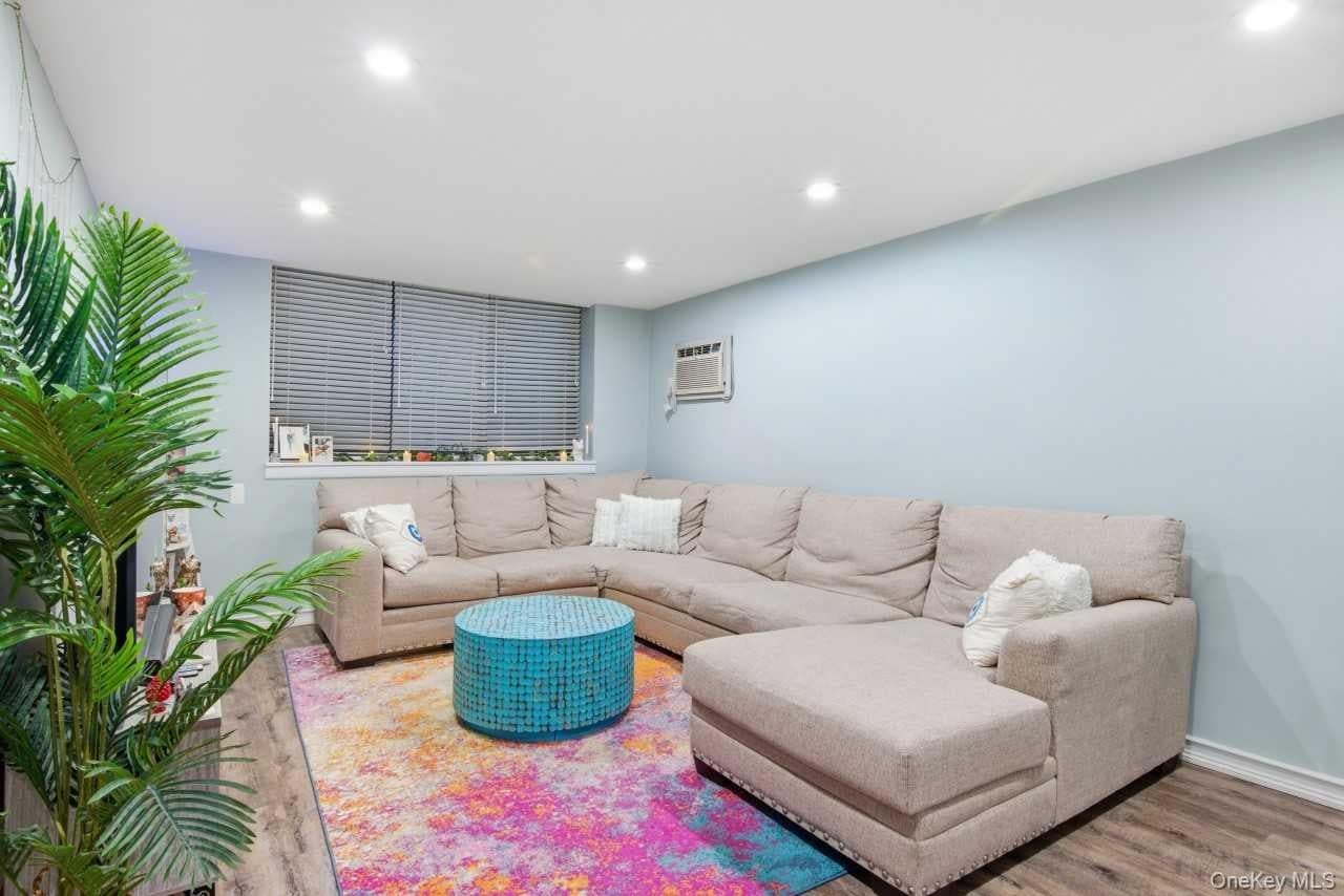 52 Brompton Road Unit: 52 thumbnail 8