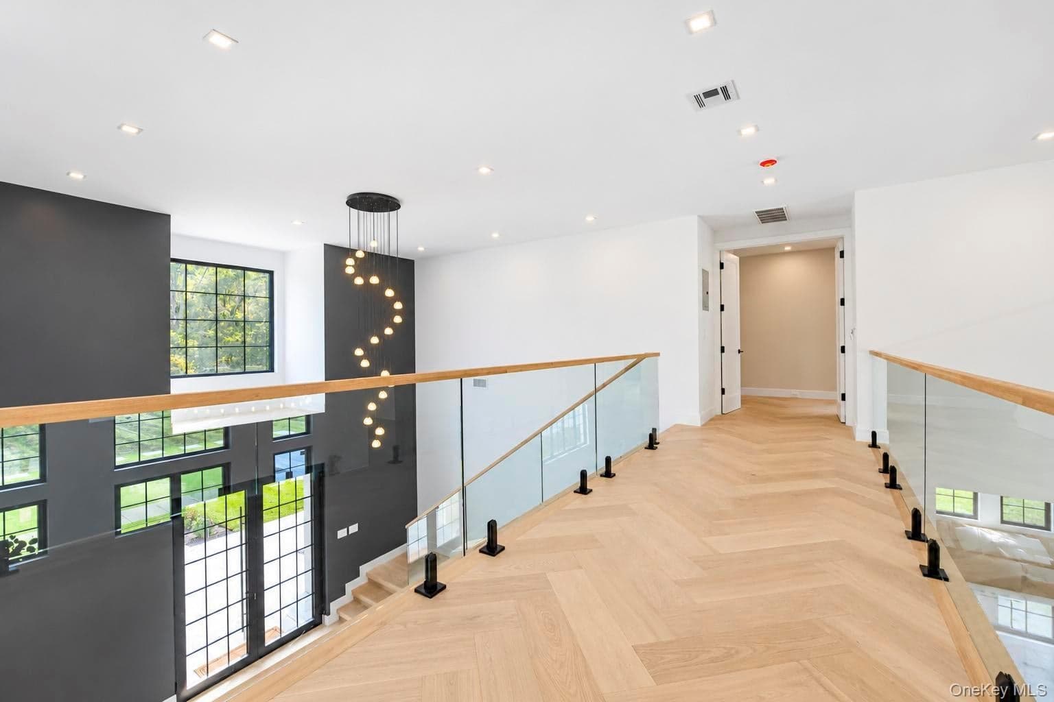 1073 Westminster Avenue thumbnail 19