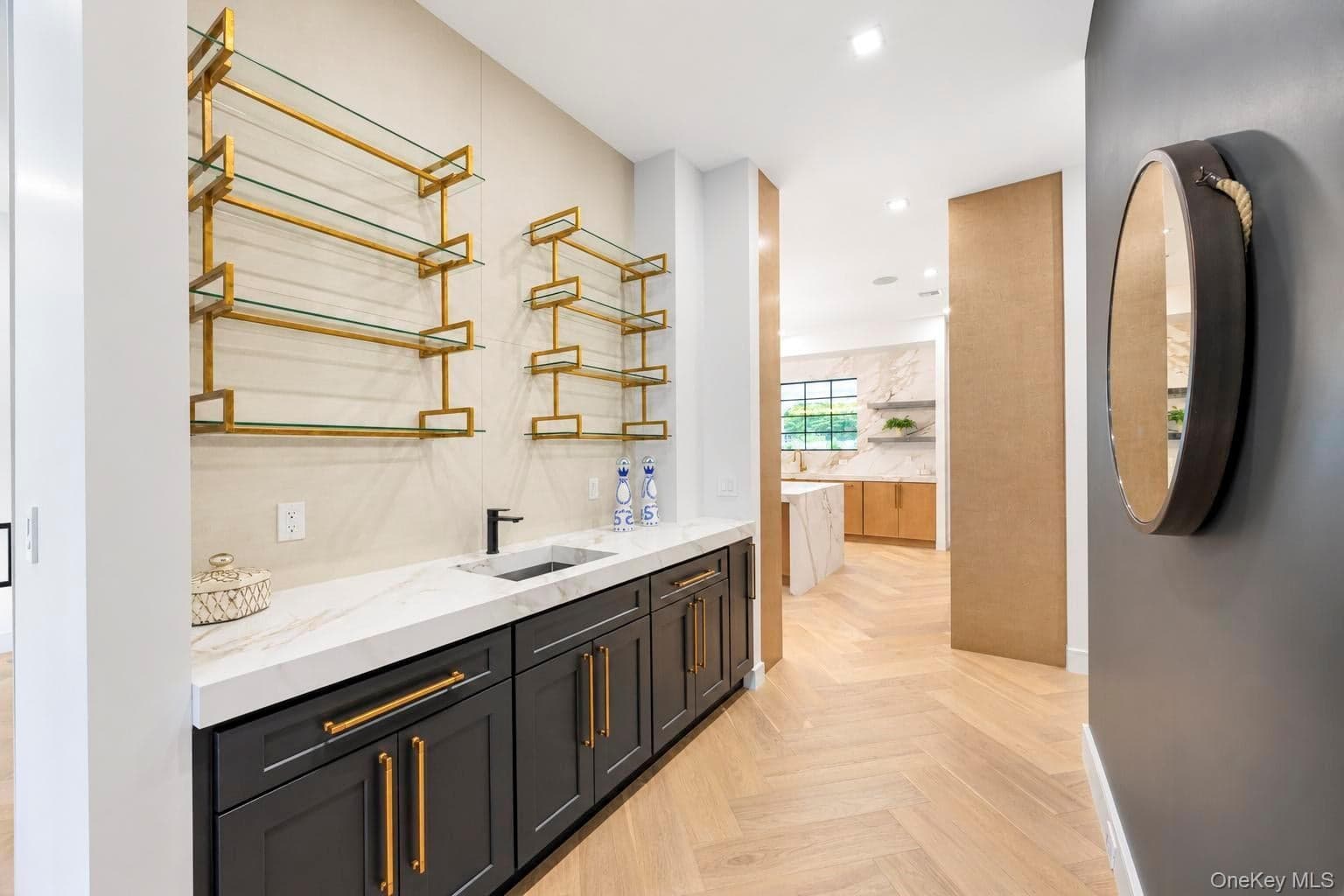 1073 Westminster Avenue thumbnail 11