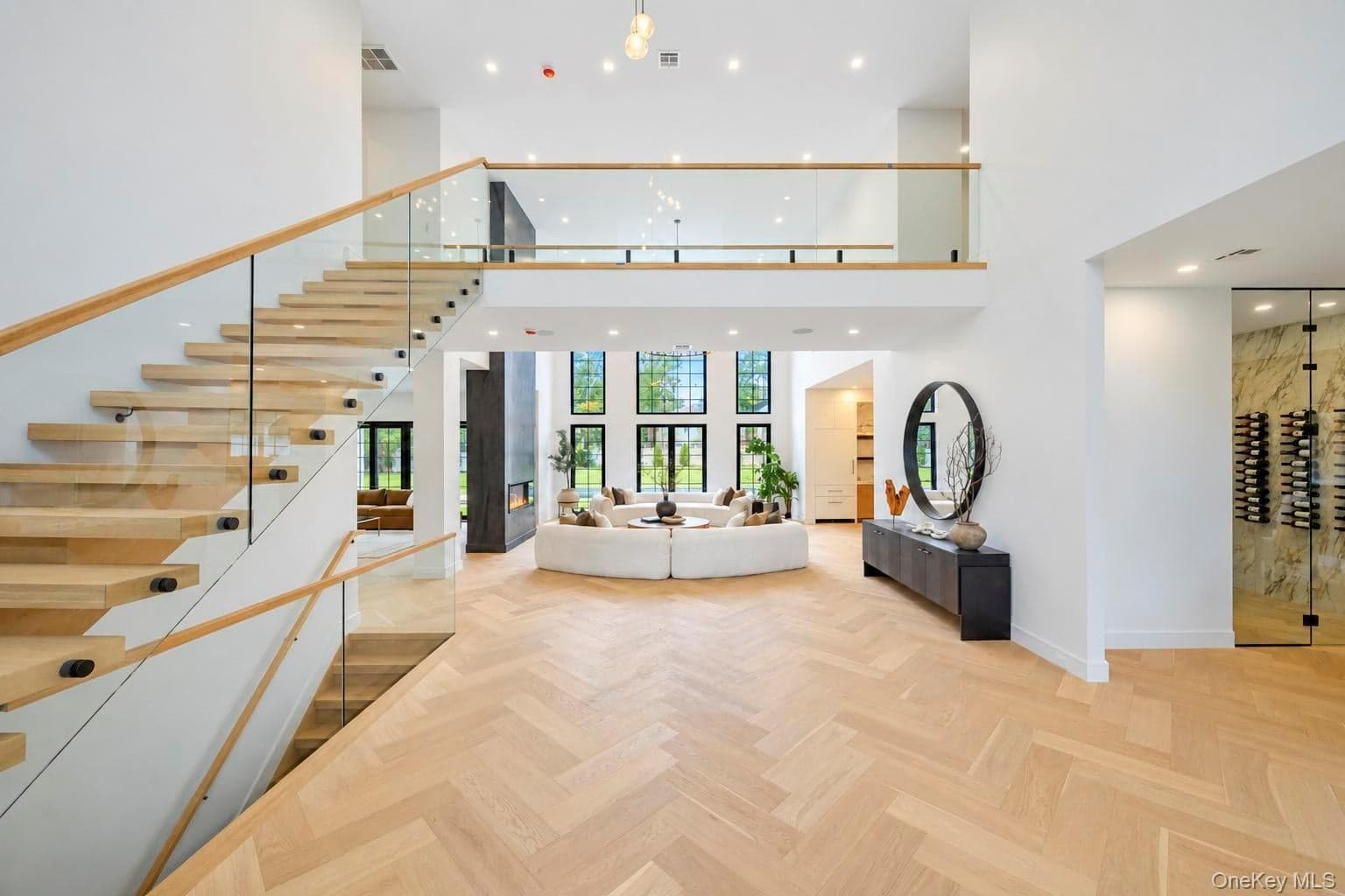 1073 Westminster Avenue thumbnail 5