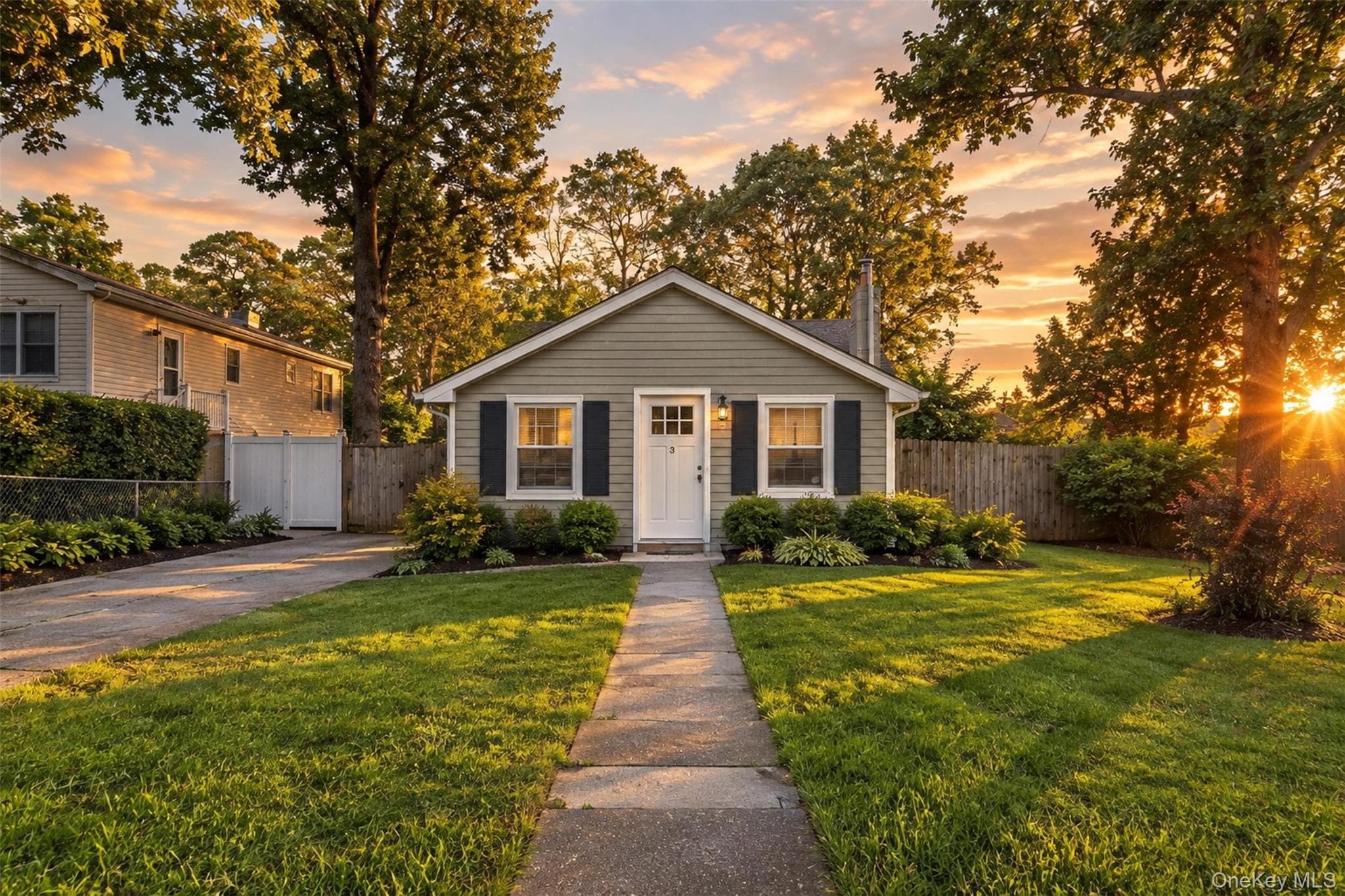 3 Elmwood Avenue, Selden