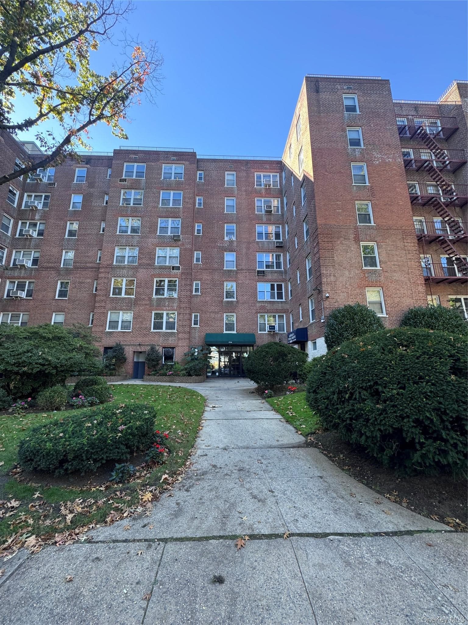 27-04 Parsons Blvd Blvd Unit: 2G, Flushing