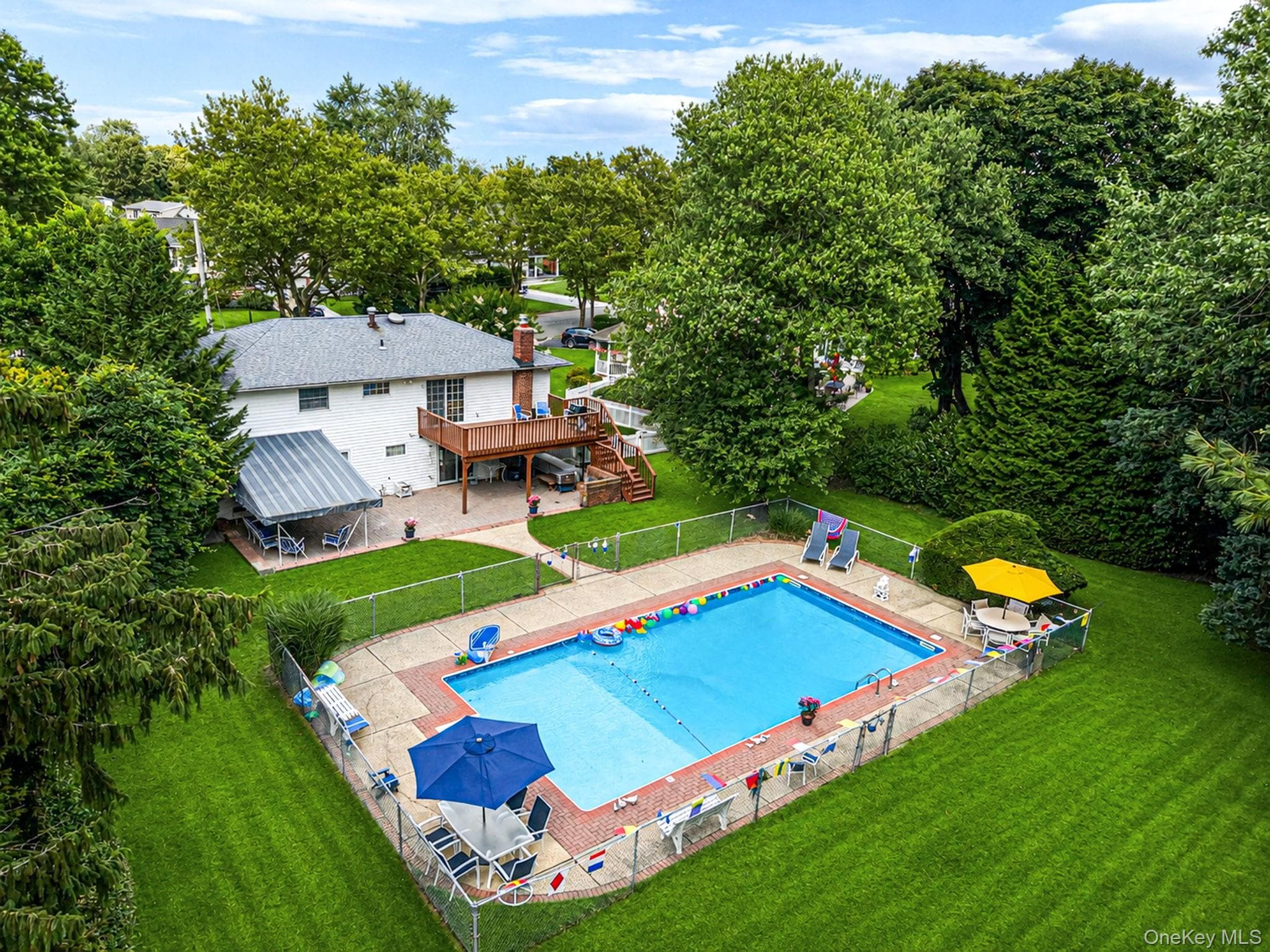 212 Cedrus Avenue thumbnail 2