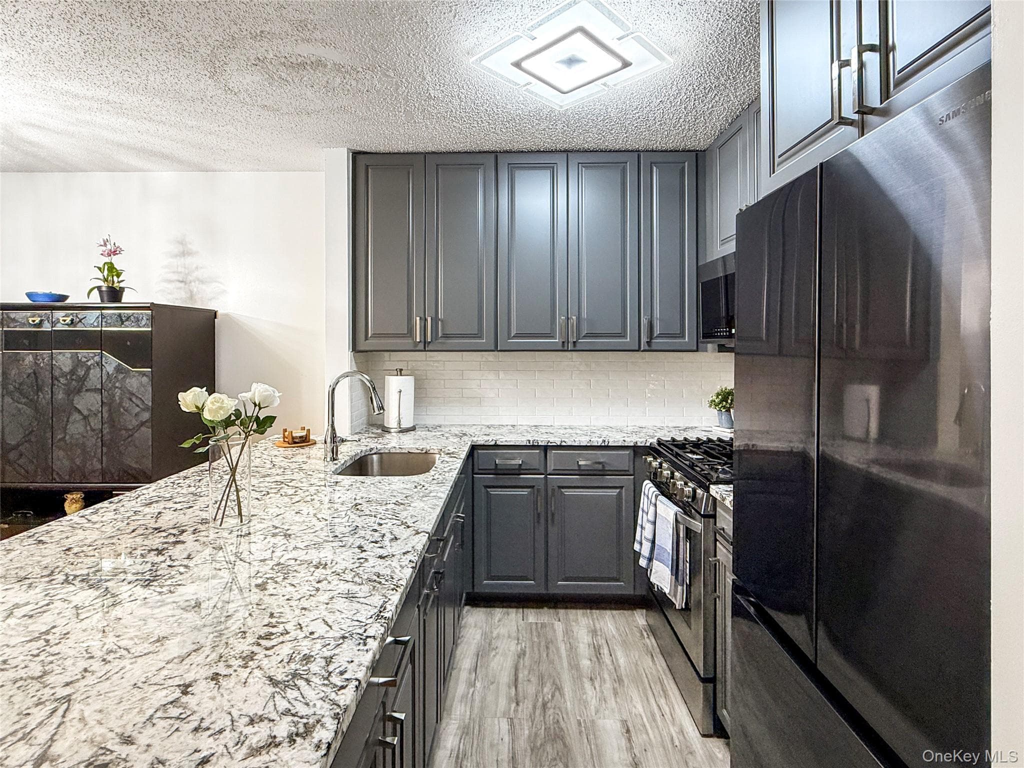 1895 Vyse Avenue Unit: A thumbnail 10