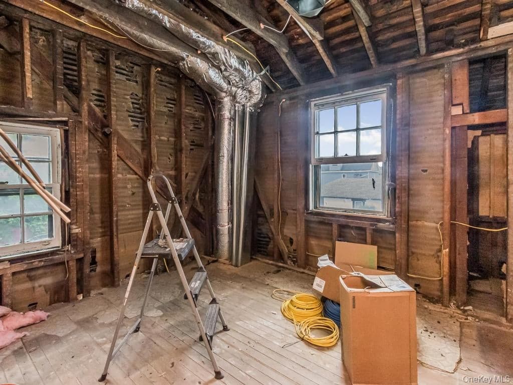 484 E 5th Street thumbnail 9