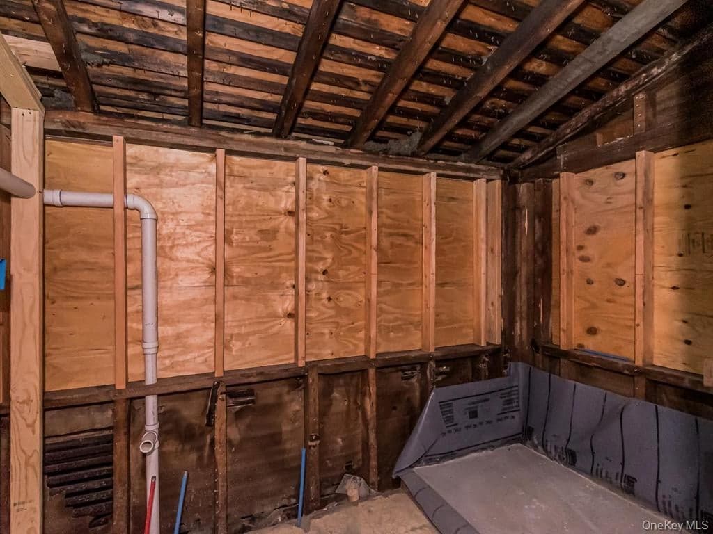 484 E 5th Street thumbnail 12