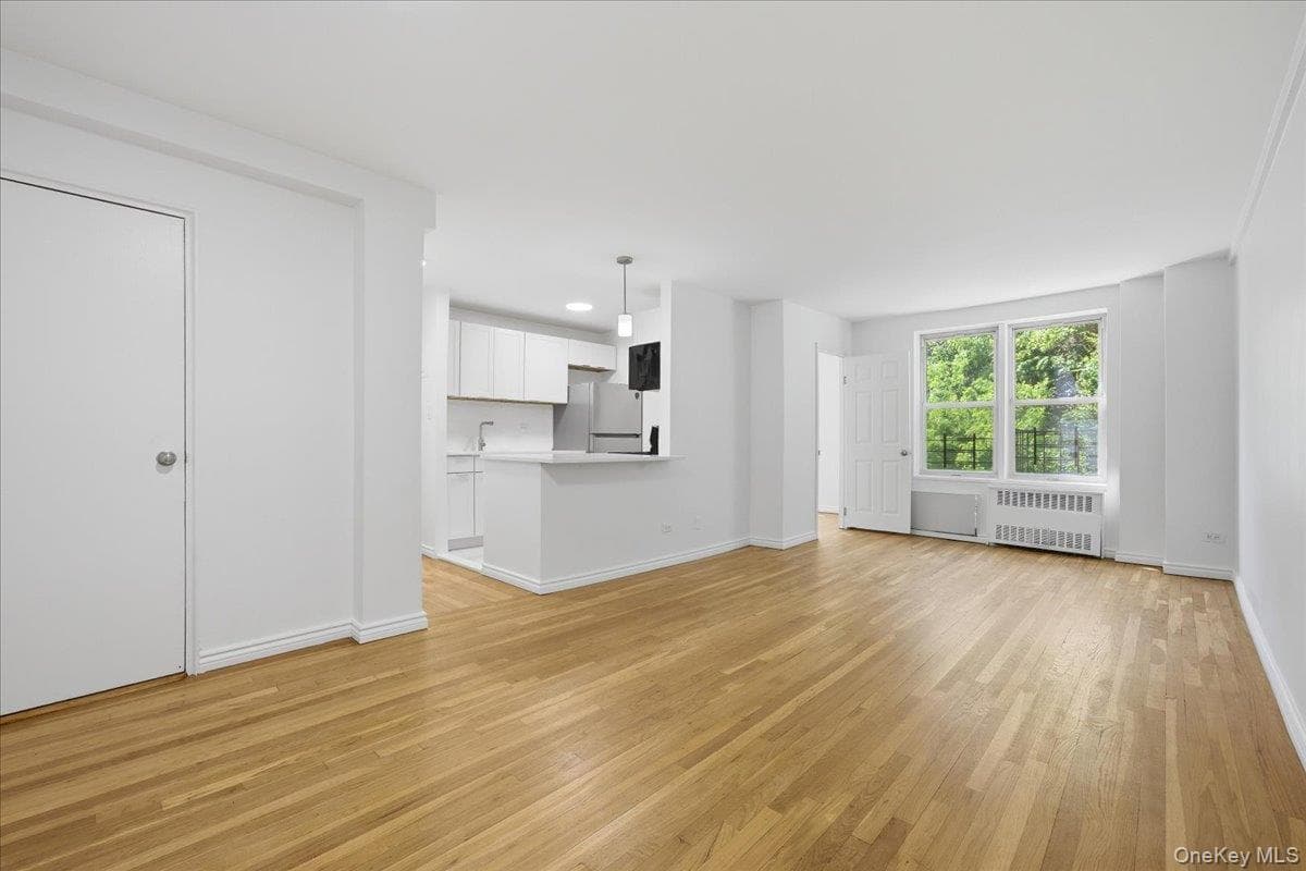 5425 Valles Avenue Unit: 4M thumbnail 5