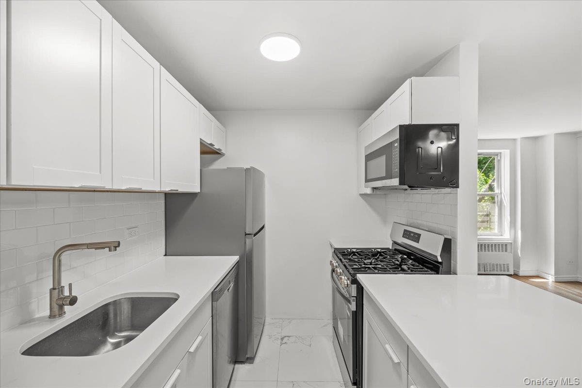5425 Valles Avenue Unit: 4M thumbnail 9
