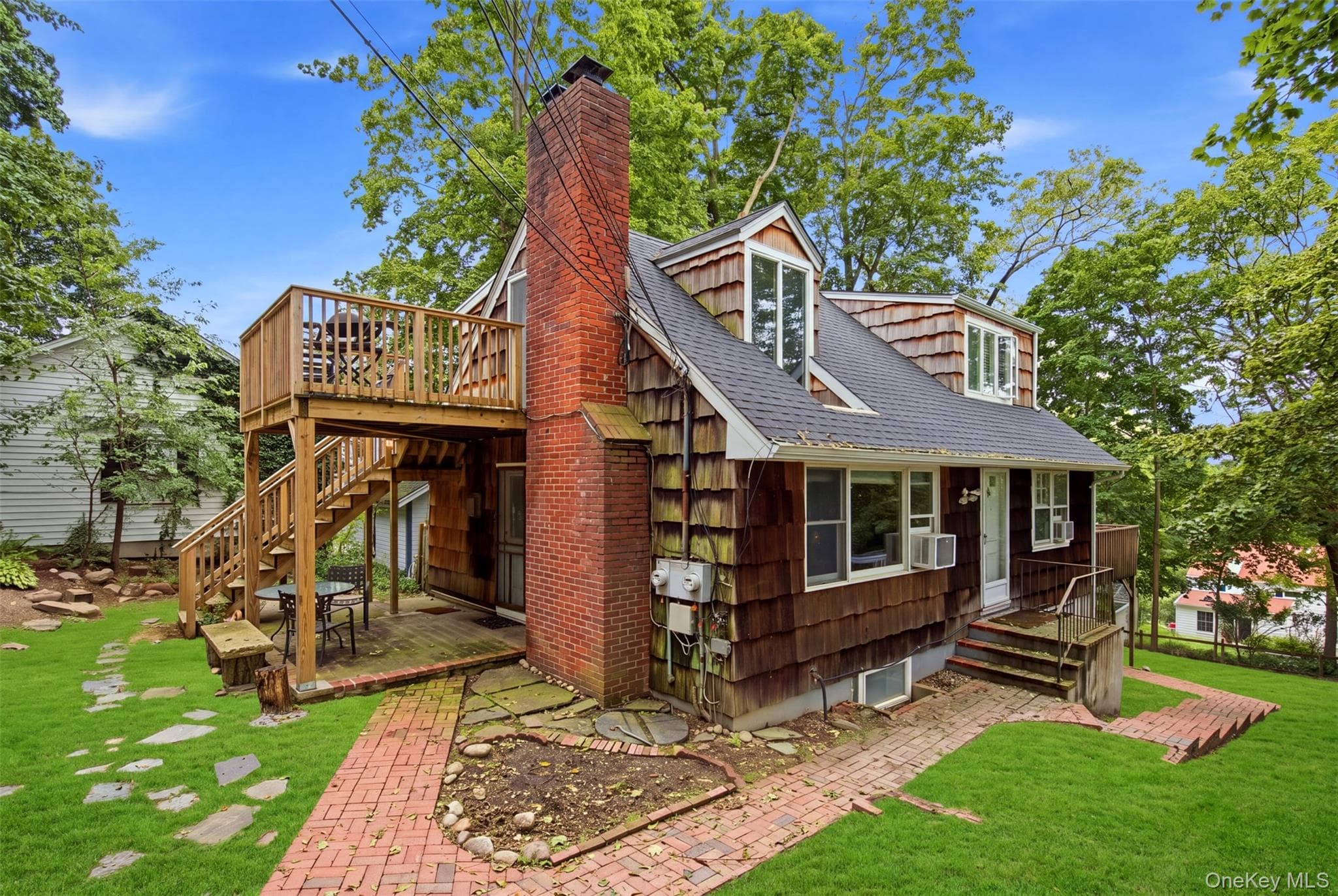 35 Ward Avenue, Northport