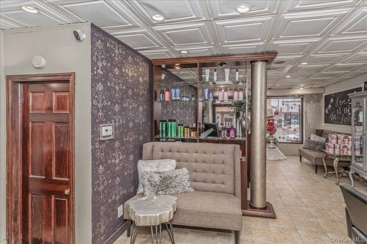 4213 Merrick Road thumbnail 8