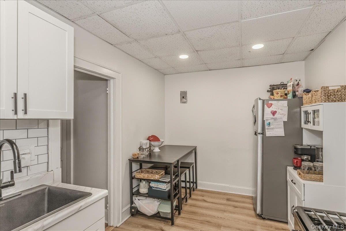 4213 Merrick Road thumbnail 19