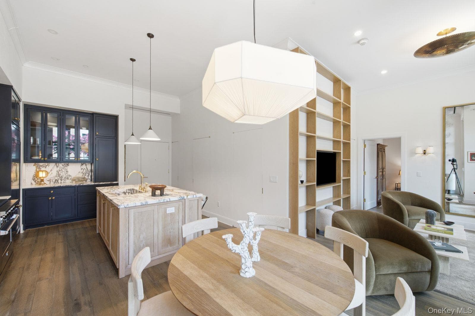 100 Garvies Point Road Unit: 1007 thumbnail 5