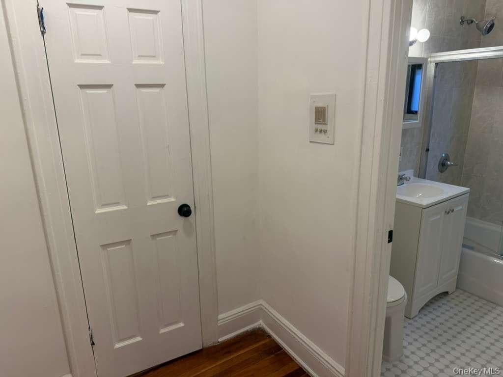 61-40 Saunders Street Unit: D24 thumbnail 10
